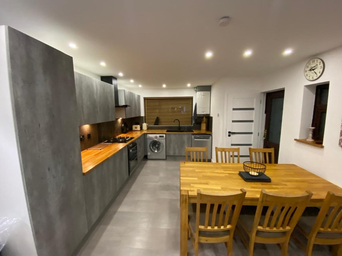 Вілла Hollemeadow Bloxwich Екстер'єр фото