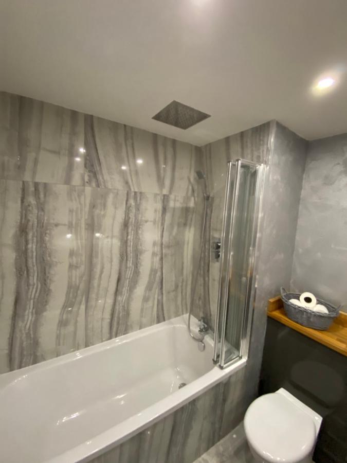 Вілла Hollemeadow Bloxwich Екстер'єр фото