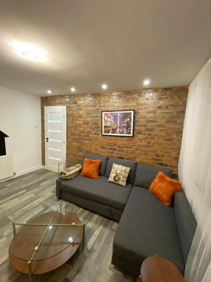 Вілла Hollemeadow Bloxwich Екстер'єр фото